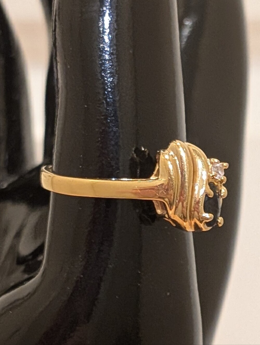 EUC 80s Size 8 Vintage Made In Taiwan Goldtone Ring - Picture 3 of 9